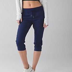 Lululemon crops